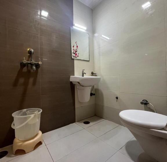 בית מלון כפרי Tushar Residency