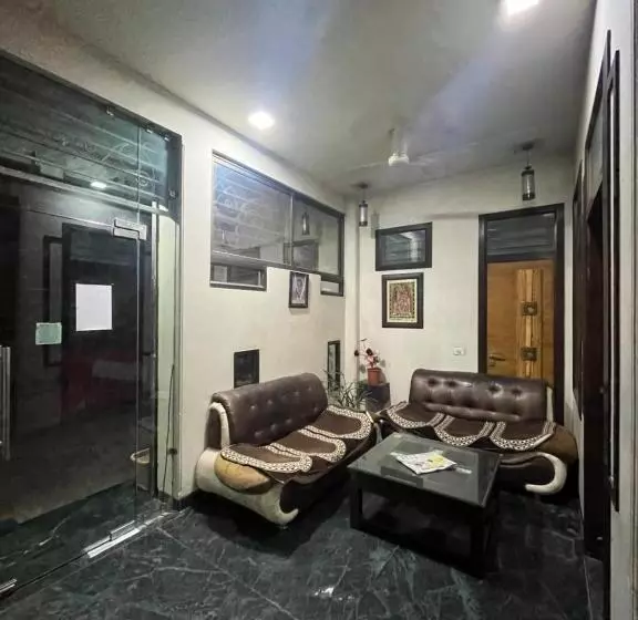 Hotelli Tushar Residency