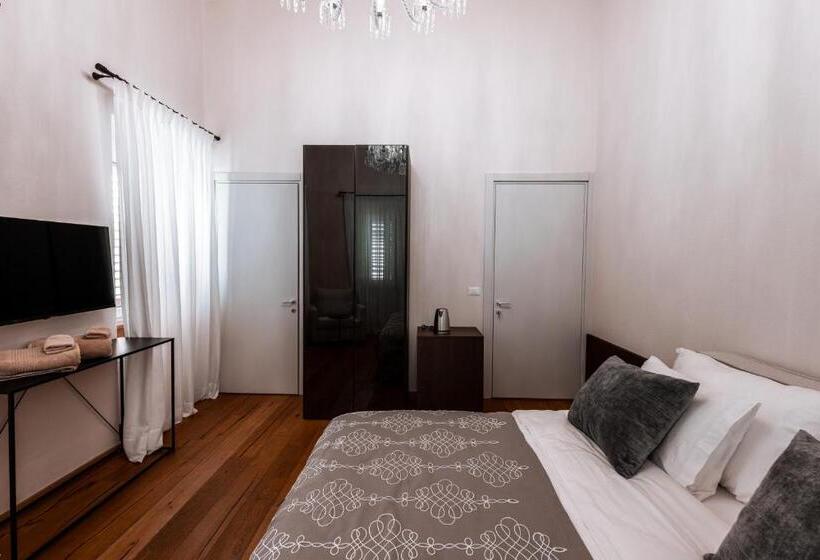 هتل Vila Serenata