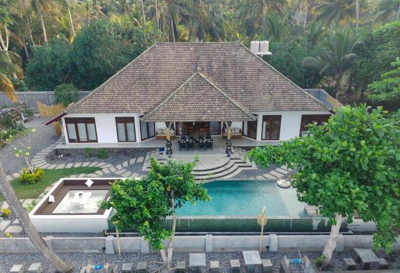 Пансион Bali Taoka Beach Villa