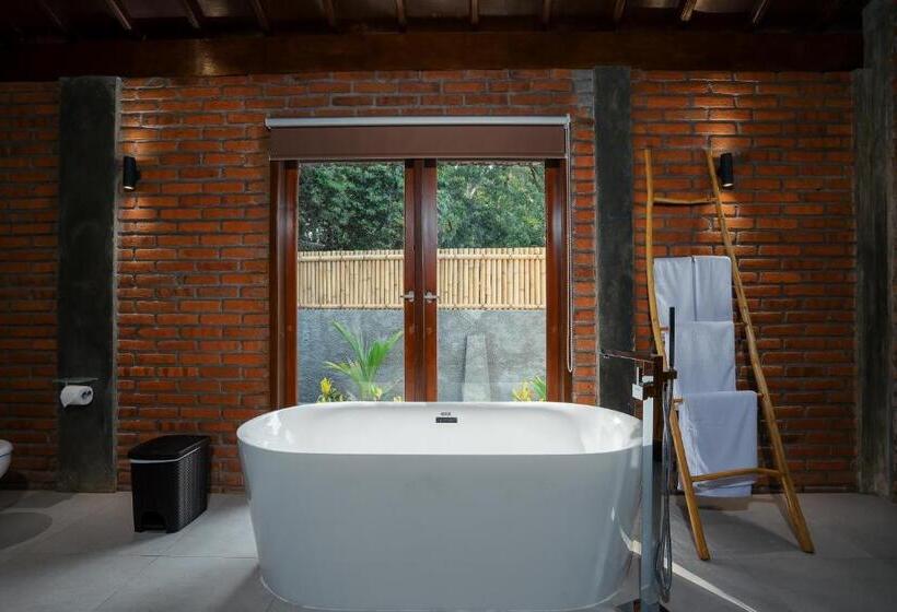 Пансион Bali Taoka Beach Villa