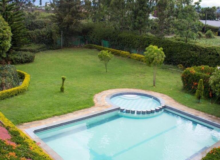 پانسیون Brownies Deluxe