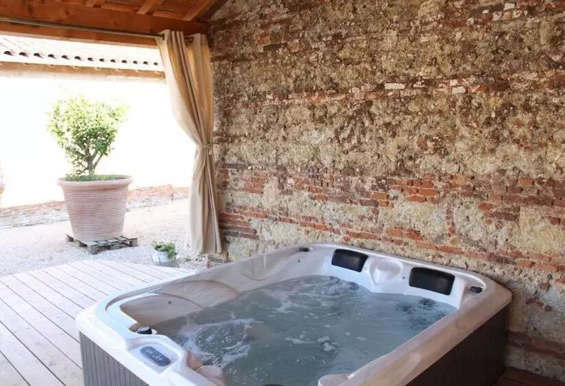 Majatalo Escons Domaine De Charme