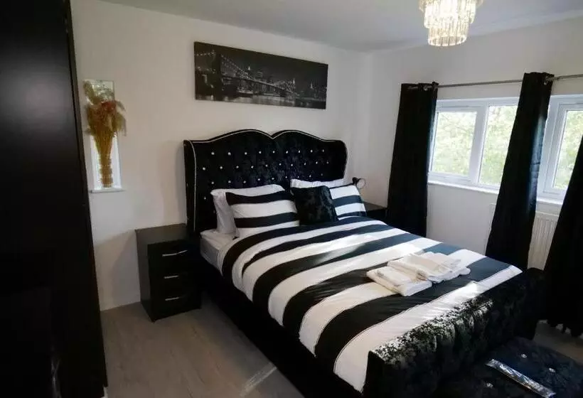 پانسیون Giomakay Luxury Rooms Milton Keynes