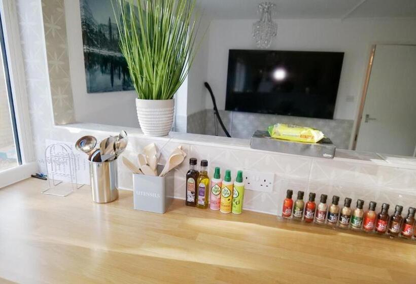 펜션 Giomakay Luxury Rooms Milton Keynes