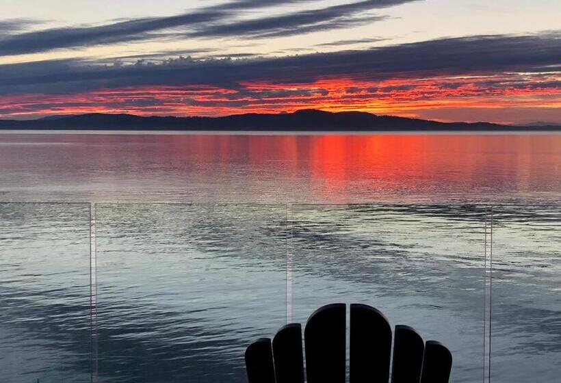 Пансион Ocean Front Private Suite