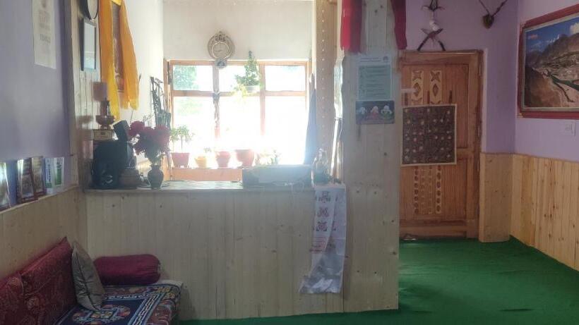 پانسیون Thupwang Villa