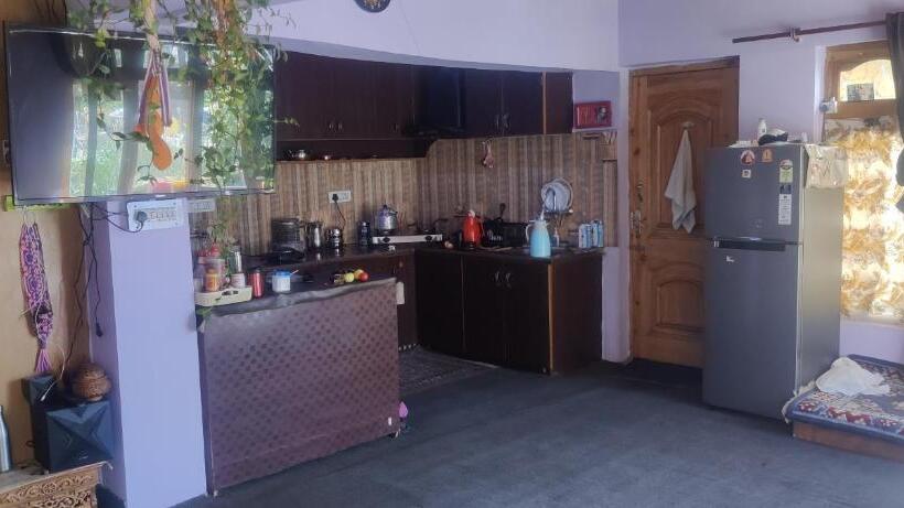 پانسیون Thupwang Villa