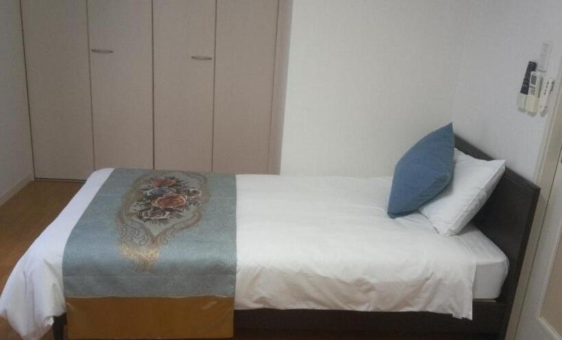 Pensão Yellow House