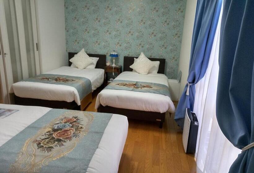 Pensão Yellow House