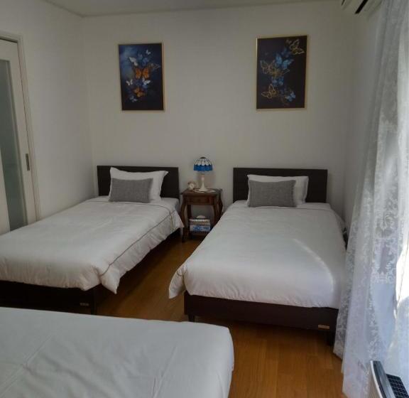 Pensão Yellow House