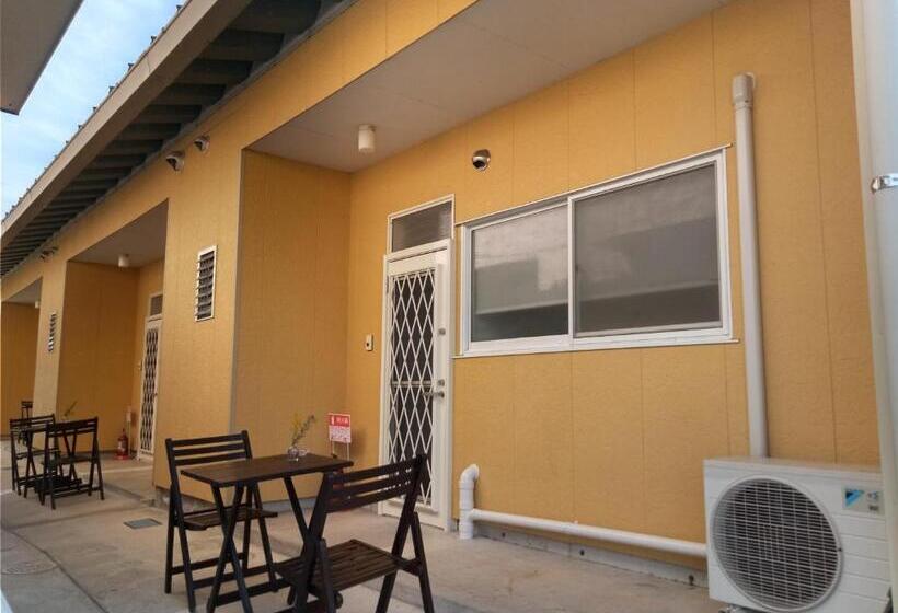 Pensão Yellow House