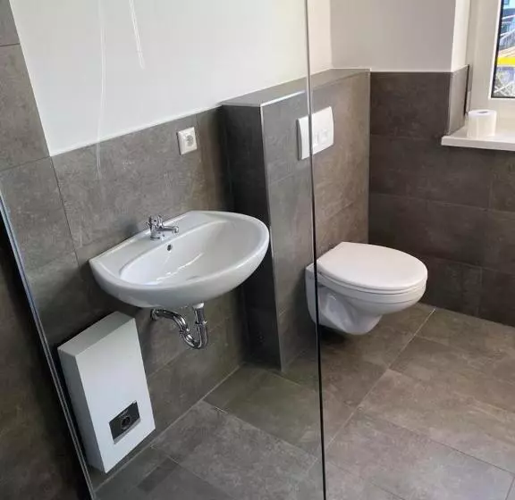 Majatalo Zimmer Mit Bad Und Küche