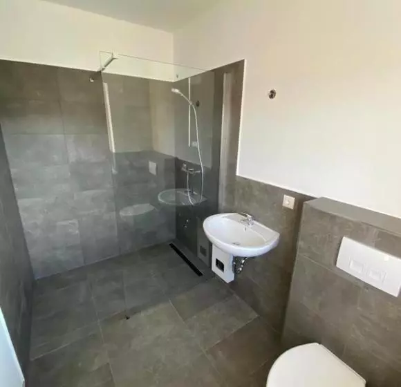 Majatalo Zimmer Mit Bad Und Küche