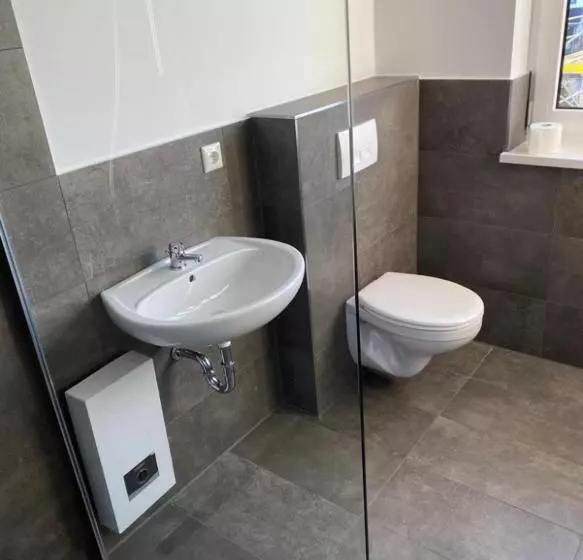 Majatalo Zimmer Mit Bad Und Küche