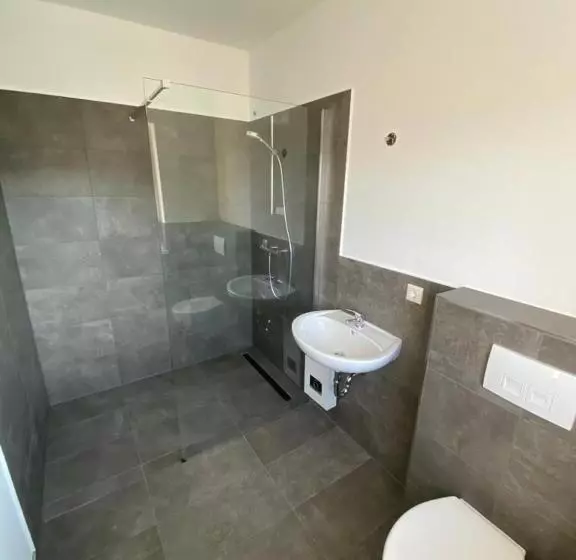 Majatalo Zimmer Mit Bad Und Küche