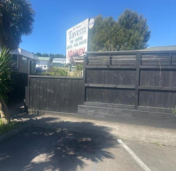 הוסטל Minden Backpackers