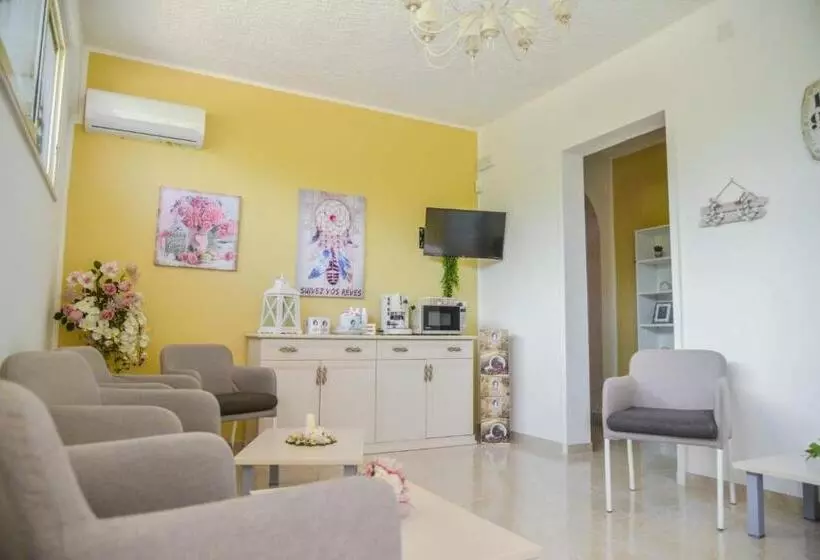 Aamiaismajoitus (B&B) Villa Milla