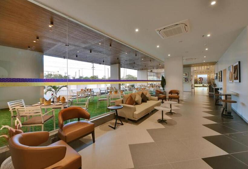 Click Hotel Pithampur