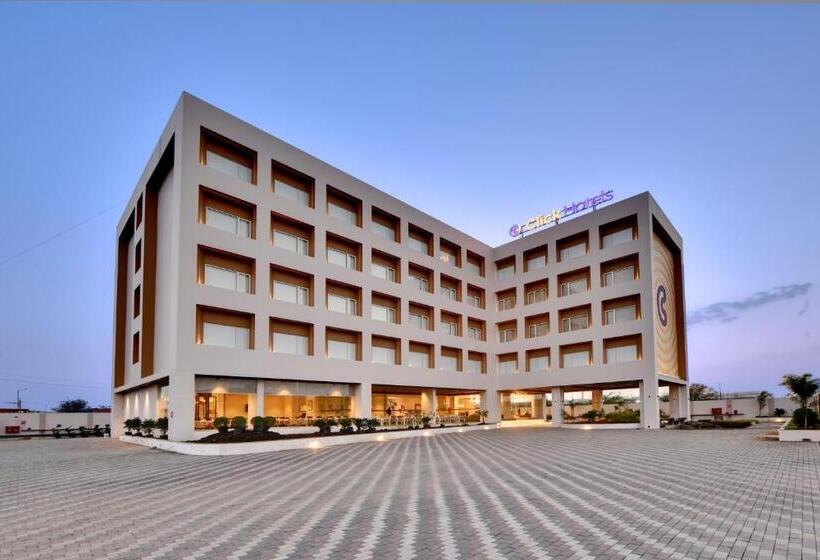 Click Hotel Pithampur