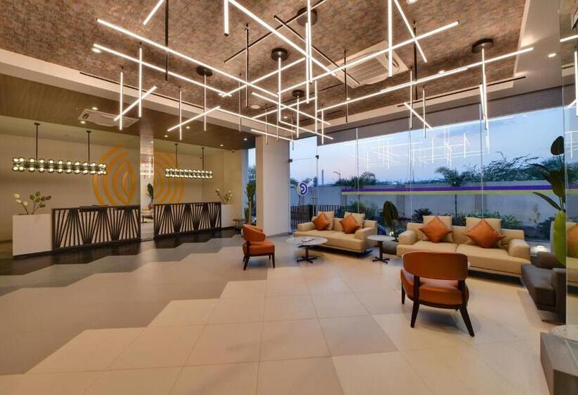 Click Hotel Pithampur