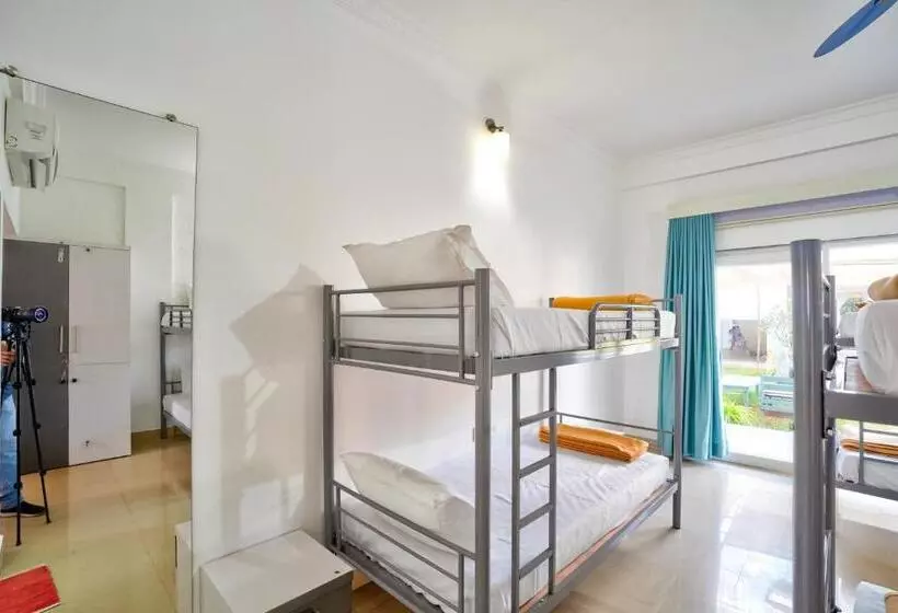 Del Hostel