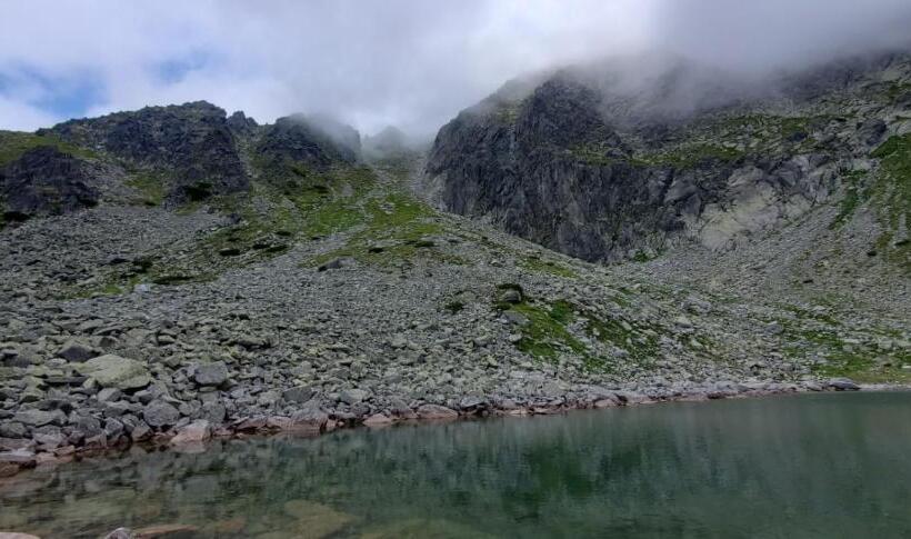 ホテル Alpina Retezat