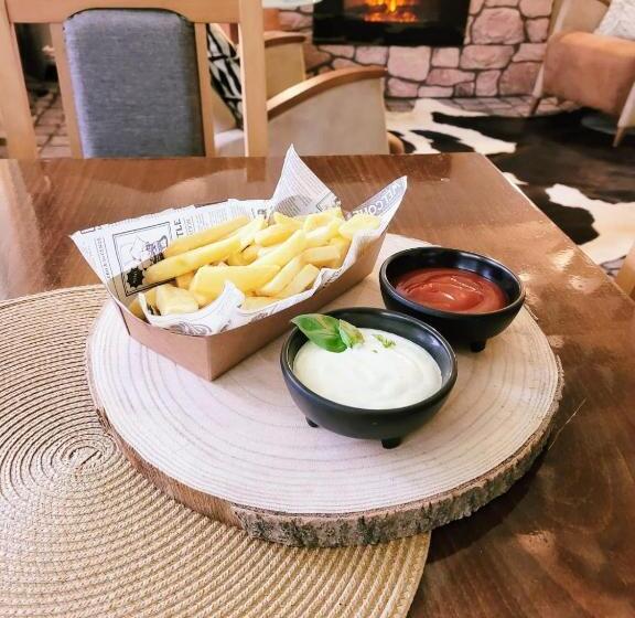 ホテル Alpina Retezat