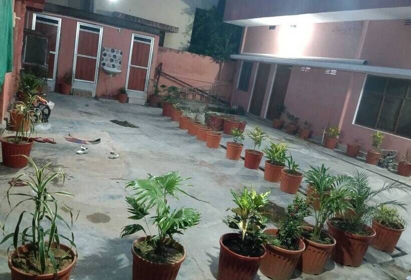 Hotel Anand Lok Varanasi