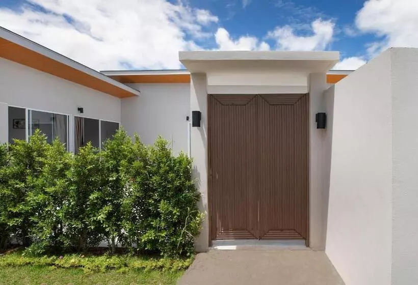 Hotelli Andaman Best Time Grand Pool Villa