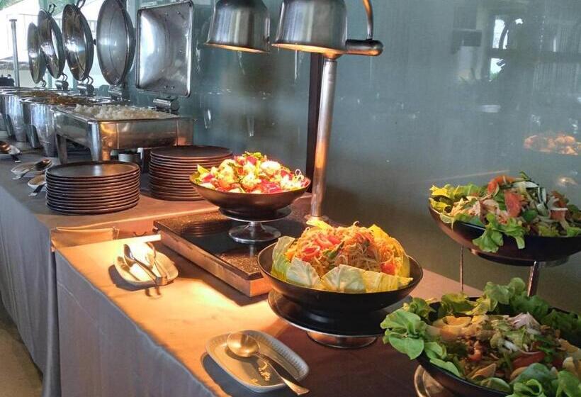 Отель Andaman Best Time Grand Pool Villa