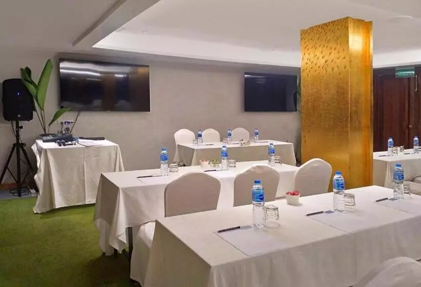 Hotelli Andaman Best Time Grand Pool Villa