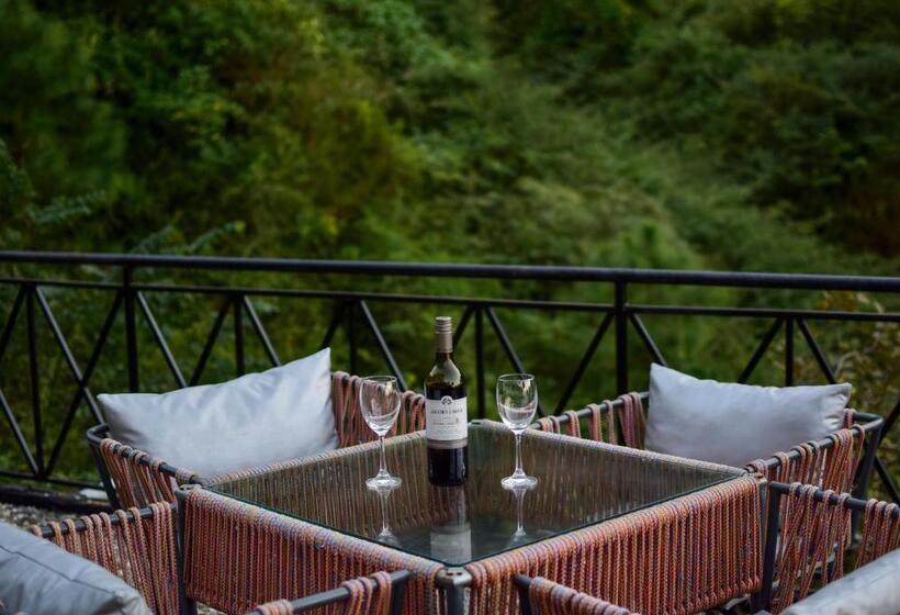 בית מלון כפרי The Kasauli Walk