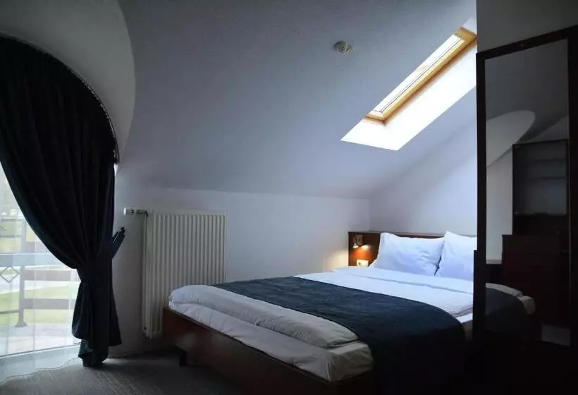 Hotelli Gots   готельно ресторанний комплекс