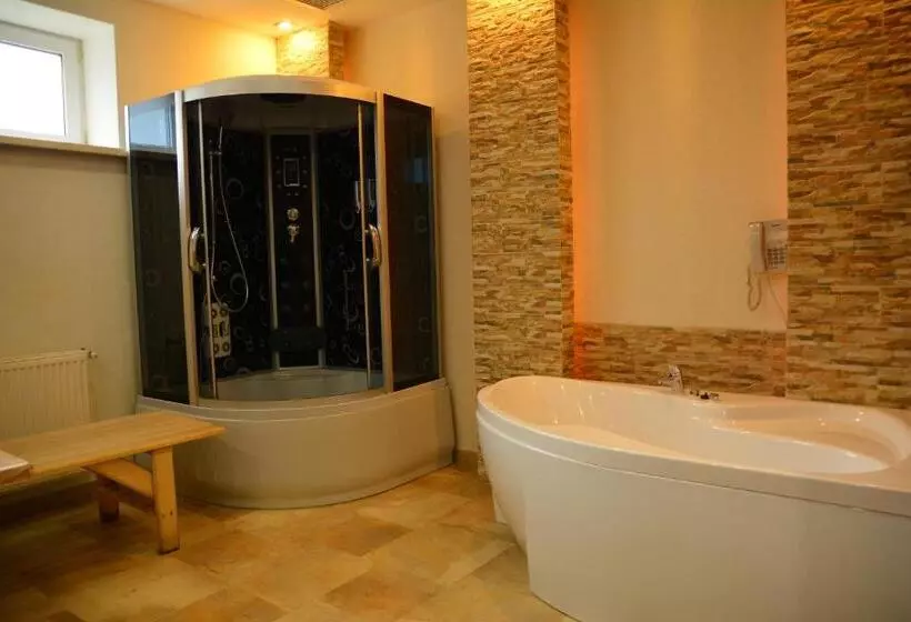 Hotelli Gots   готельно ресторанний комплекс