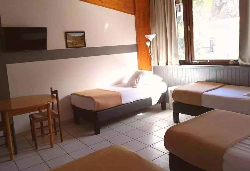 ホテル Hôtel Les Sources