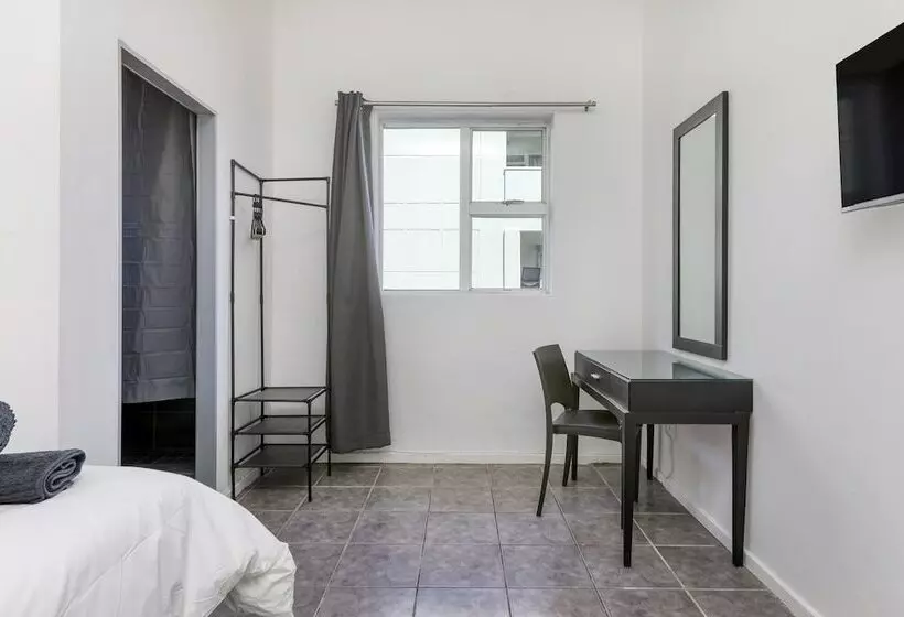 Hotelli Inn & Out Express Sea Point