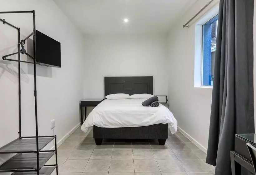 Hotelli Inn & Out Express Sea Point