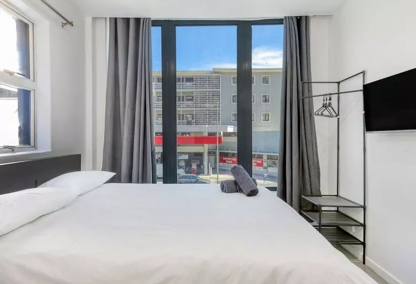 Hotelli Inn & Out Express Sea Point