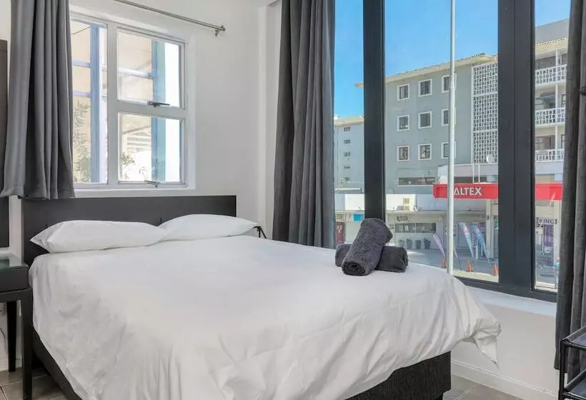 Hotelli Inn & Out Express Sea Point