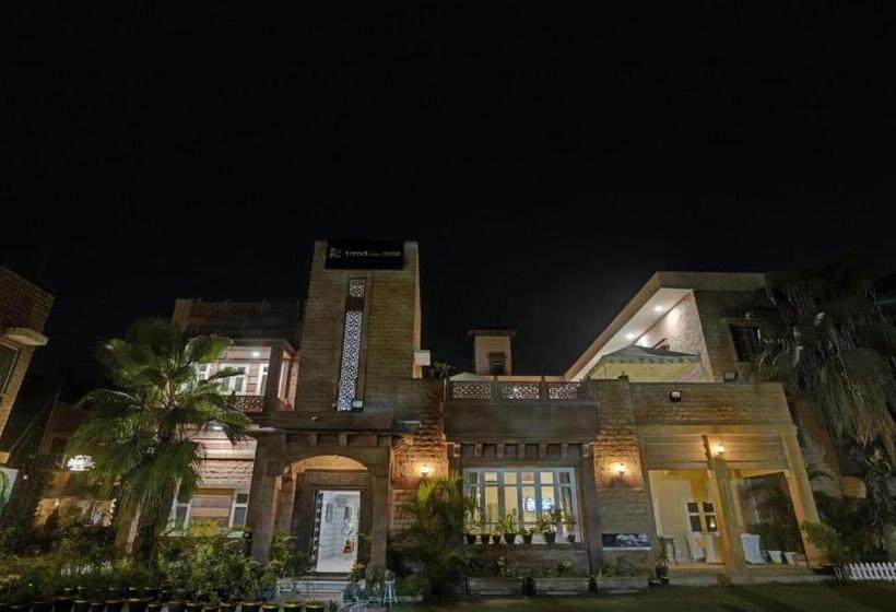 فندق Irish Courtyard Inn