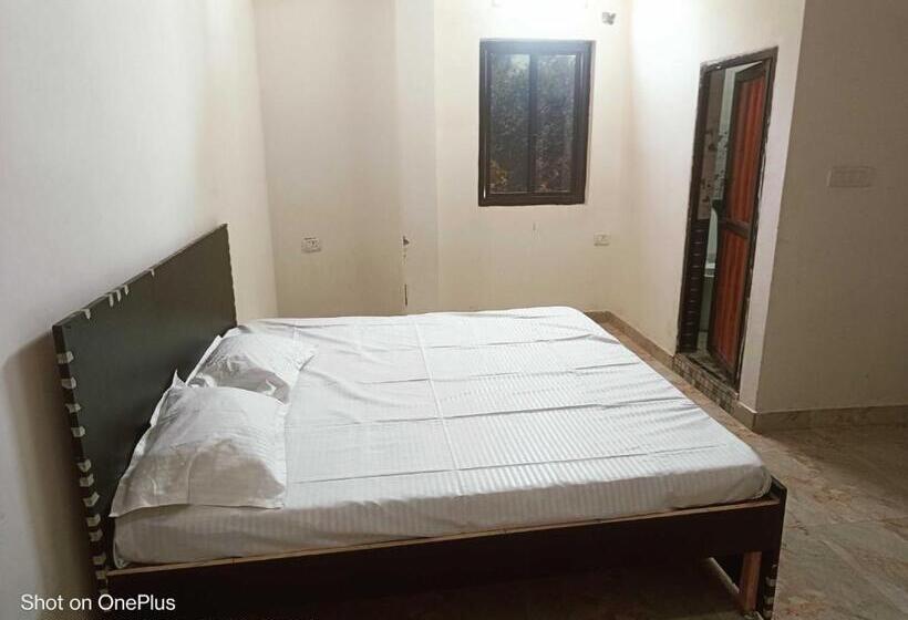 בית מלון כפרי Oyo Sr Family Restaurant &