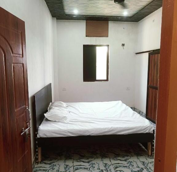 בית מלון כפרי Oyo Sr Family Restaurant &