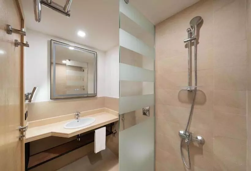 Hotelli Park Inn By Radisson Makkah Thakher Alsharqi