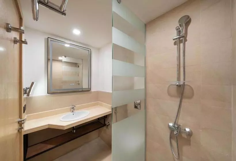 Hotelli Park Inn By Radisson Makkah Thakher Alsharqi