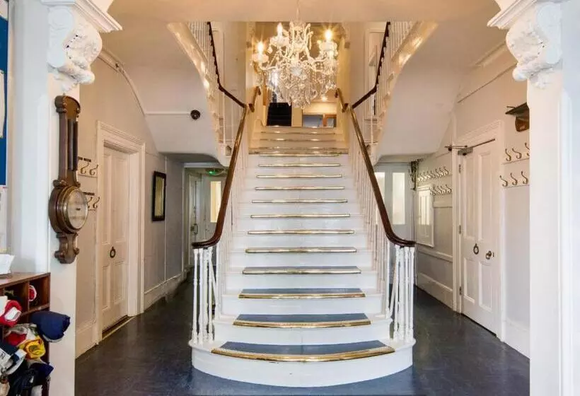 Hotelli Royal London Yacht Club