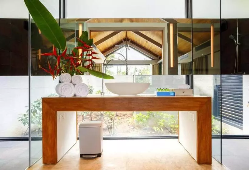 Hotelli Villa Escape Burasari