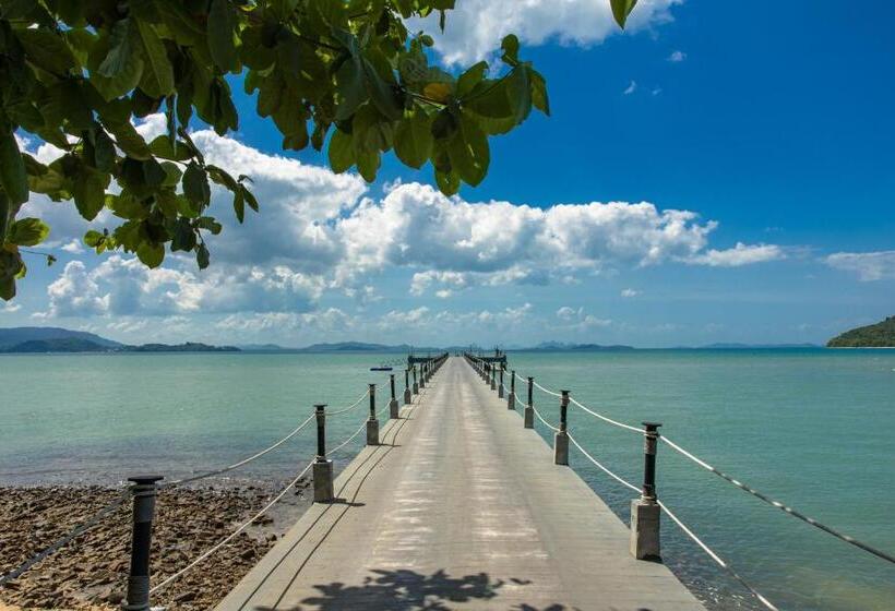 Отель Villa Escape Burasari