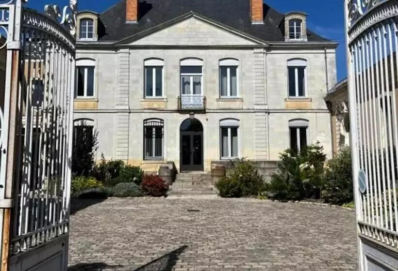 ペンション Chambres D Hôtes Raffinées Avec Piscine à La Flèche, Proche Zoo Et Prytanée National   Fr 1 410 417