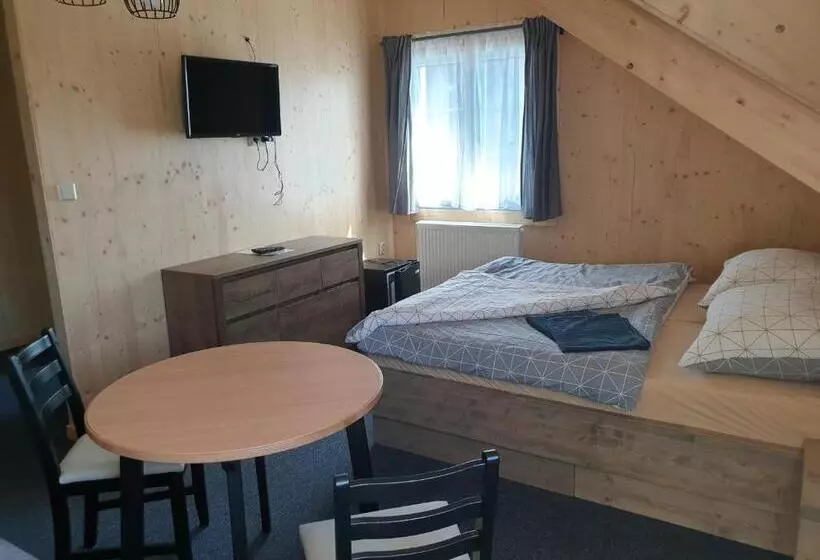 Majatalo Penzion Parma